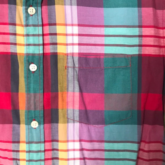 Short-Sleeve Causal Men’s Button Down - Picture 3 of 3